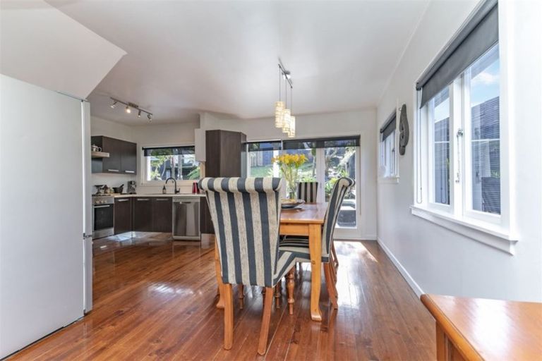 Photo of property in 27 Routley Drive, Glen Eden, Auckland, 0602