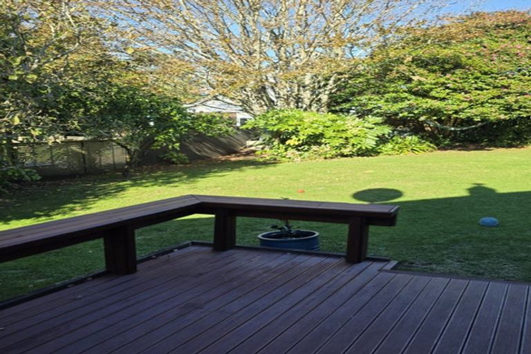 Photo of property in 11 Cannon Street, Westown, New Plymouth, 4310