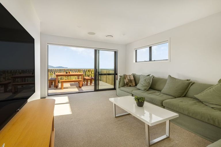 Photo of property in 94 Kotare Street, Waikanae, 5036