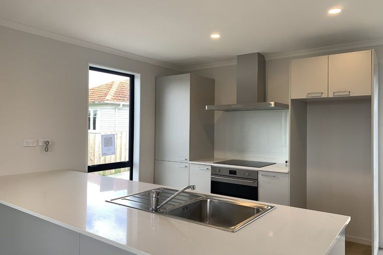 Photo of property in 10b Rosier Road, Glen Eden, Auckland, 0602