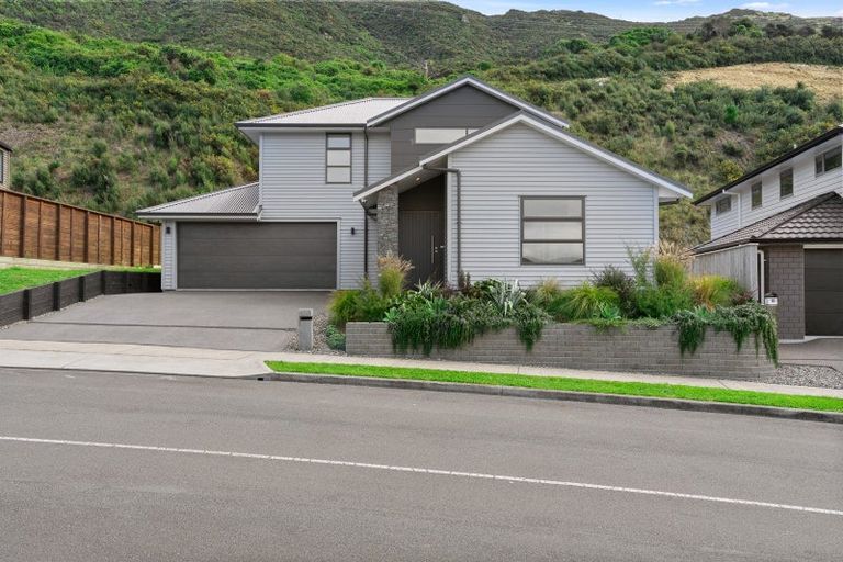 Photo of property in 12 Porokaiwhiri Street, Crofton Downs, Wellington, 6035