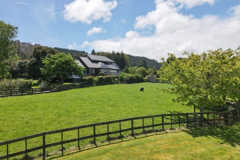 Photo of property in 10 Atkins Lane, Hamurana, Rotorua, 3097