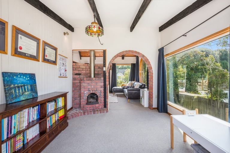 Photo of property in 5 Newnham Court, Tawa, Wellington, 5028