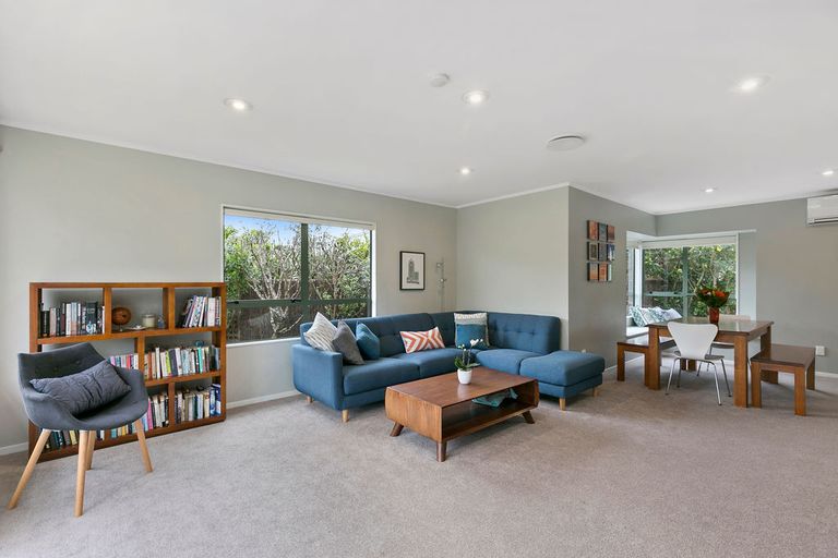 Photo of property in 8 Lingard Grove, Brooklyn, Wellington, 6021