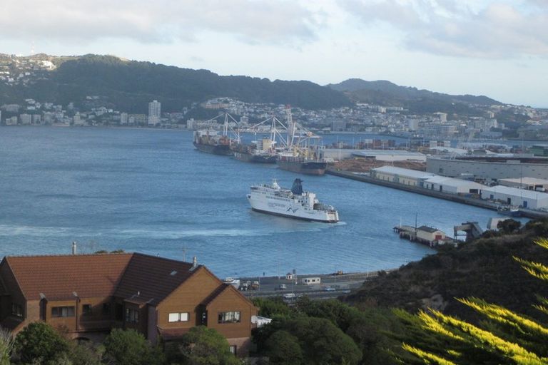 Photo of property in 64 Rama Crescent, Khandallah, Wellington, 6035