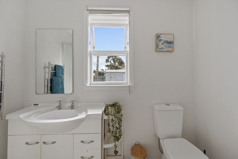 Photo of property in 517 Main North Road, Bay View, Napier, 4104