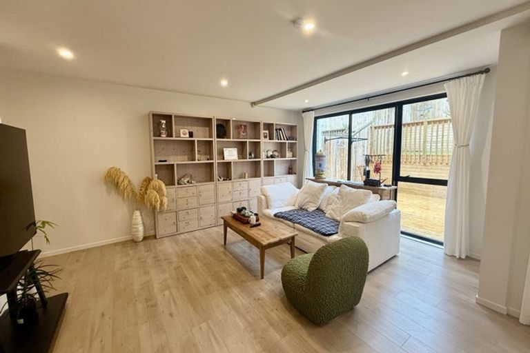 Photo of property in 6/11 Rengarenga Rise, Fairview Heights, Auckland, 0632