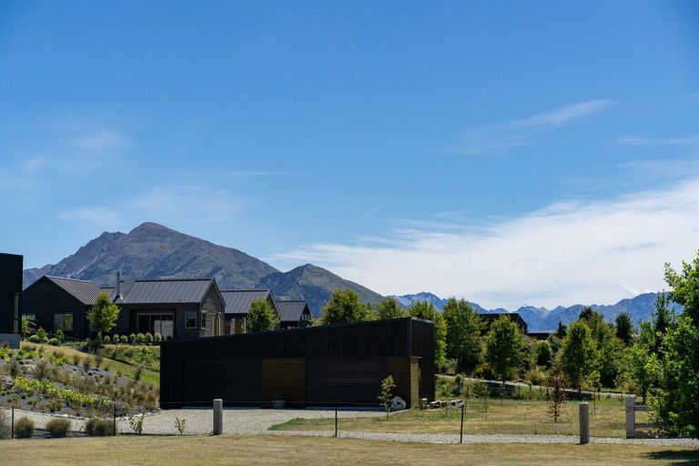 Photo of property in 4 Mount Linton Avenue, Wanaka, 9305