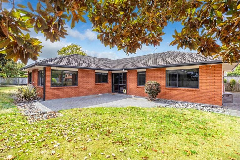 Photo of property in 11 Greenough Place, Rototuna, Hamilton, 3210