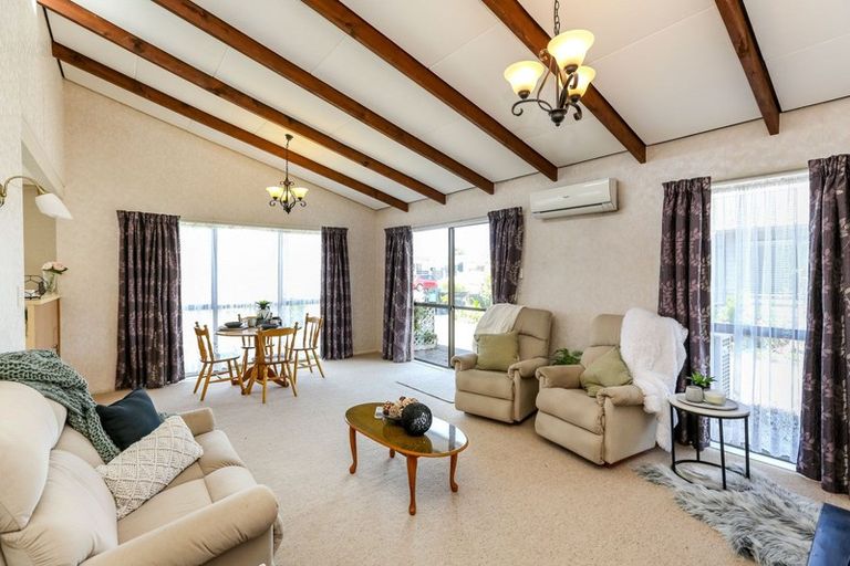 Photo of property in 13 Karamu Street, Strandon, New Plymouth, 4312