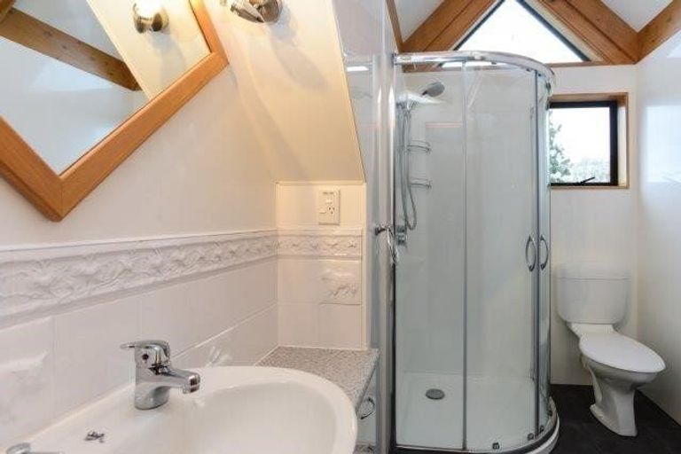 Photo of property in The Cottage, 2 Shanly Street, Waipawa, 4210