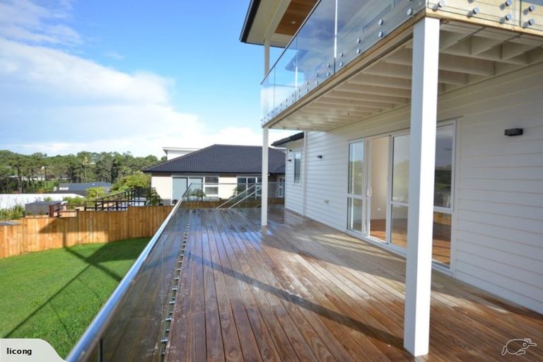 Photo of property in 94 Pohutukawa Parade, Riverhead, 0820