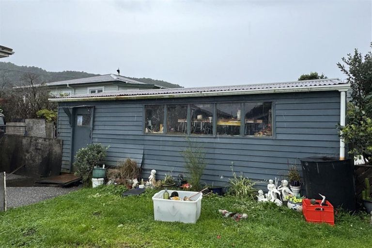 Photo of property in 16 Peel Street, Cobden, Greymouth, 7802