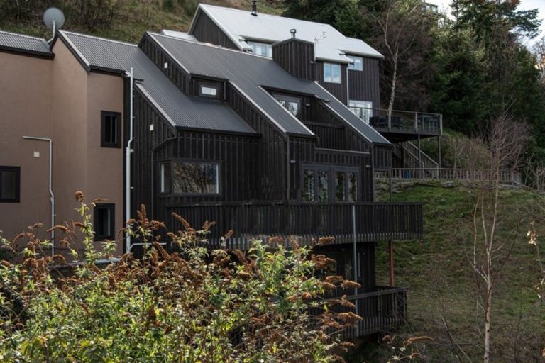 Photo of property in 55 Goldfield Heights, Queenstown, 9300