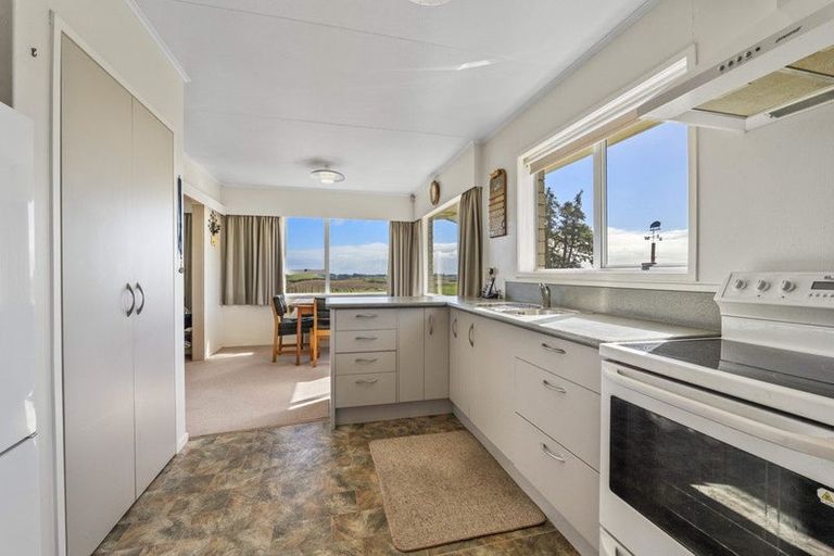 Photo of property in 155 Cross Road, Lepperton, New Plymouth, 4373