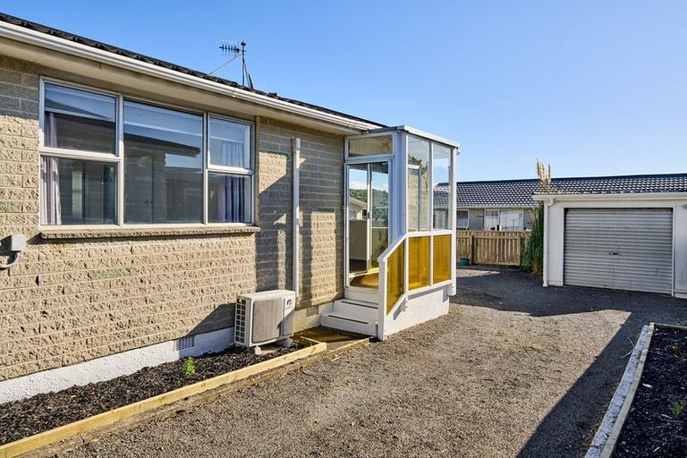 Photo of property in 8b Tireti Road, Titahi Bay, Porirua, 5022