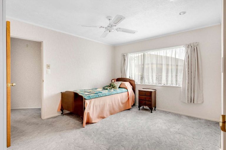 Photo of property in 24 Webb Place, Taradale, Napier, 4112