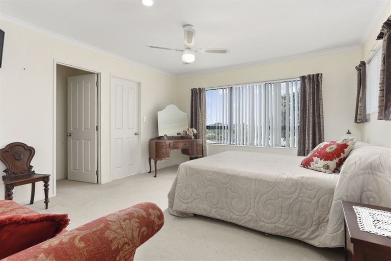 Photo of property in 3 San Pablo Way, Henderson, Auckland, 0612