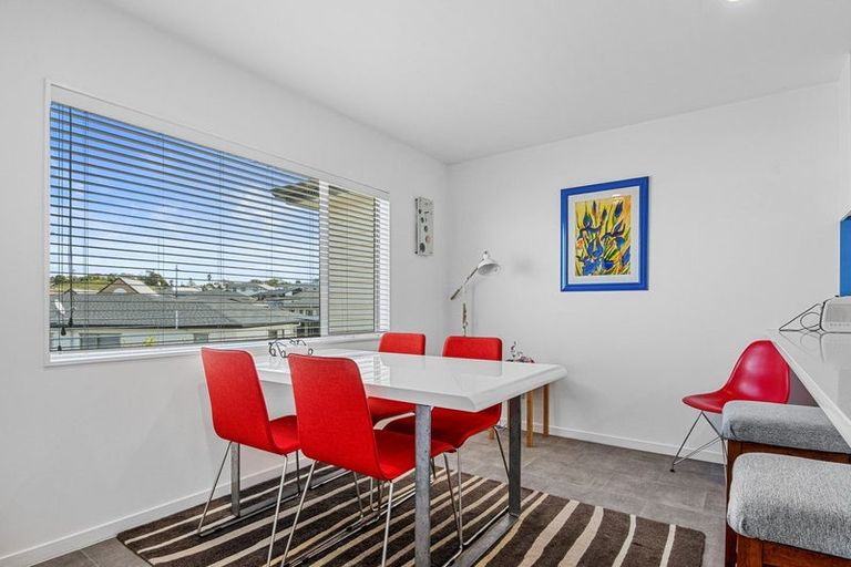 Photo of property in 11 Tee Point, Red Beach, 0932