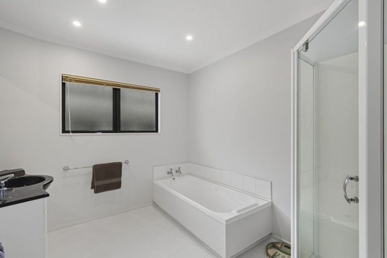 Photo of property in 5 Rotokare Crescent, Whalers Gate, New Plymouth, 4310