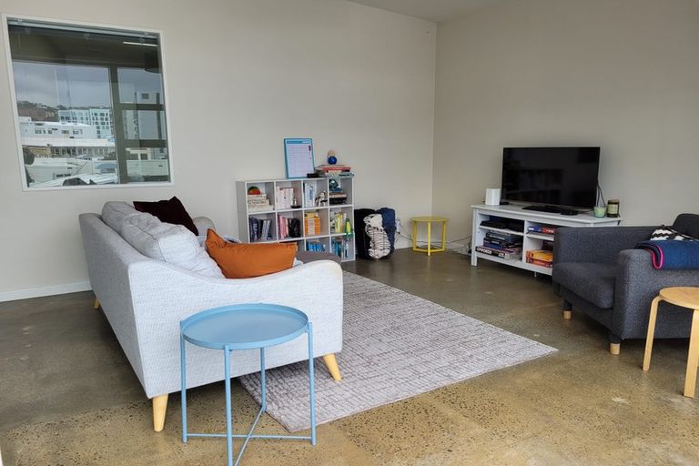 Photo of property in 25u1 Home Street, Mount Victoria, Wellington, 6011