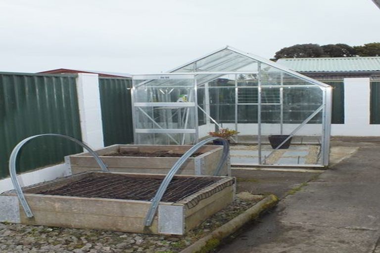 Photo of property in 87 Hillcrest Drive, Kelvin Grove, Palmerston North, 4414