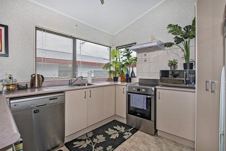 Photo of property in 2/24 Station Road, Takanini, 2112