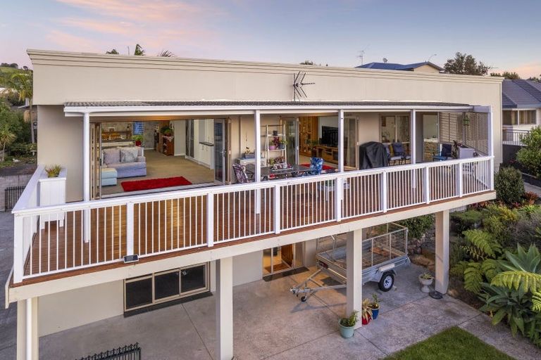 Photo of property in 20 Bayvista Close, Welcome Bay, Tauranga, 3112