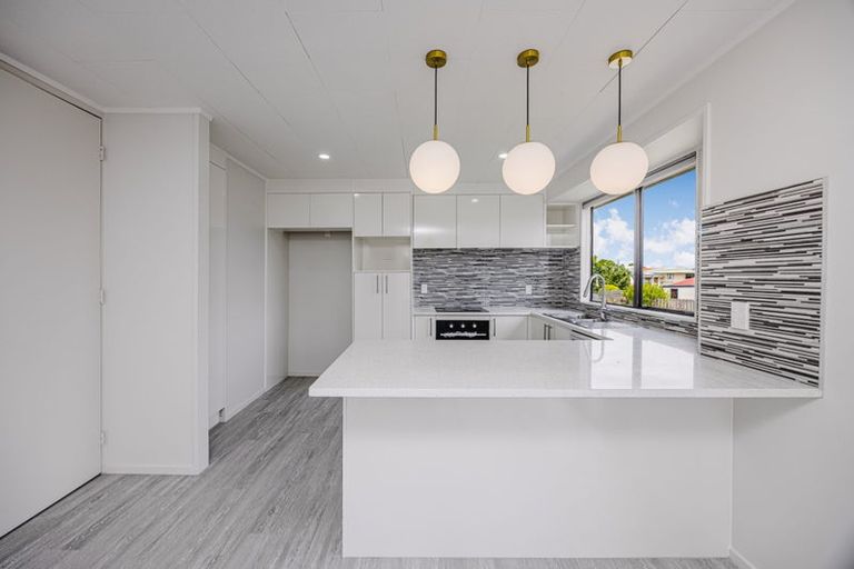 Photo of property in 176 Finlayson Avenue, Clendon Park, Auckland, 2103