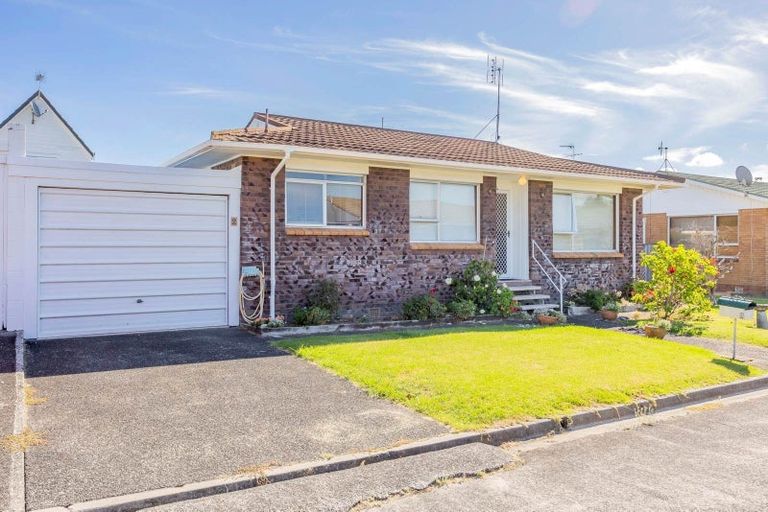 Photo of property in 2/81 Shakespeare Road, Milford, Auckland, 0620
