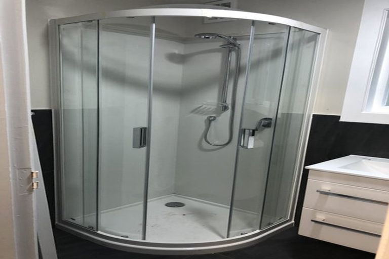 Photo of property in 38 Chaytor Street, Northland, Wellington, 6012