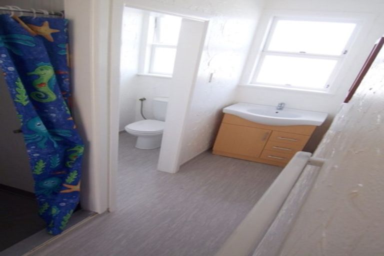 Photo of property in 327 Adelaide Road, Newtown, Wellington, 6021