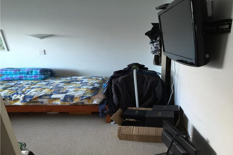 Photo of property in 1/7 Evelyn Place, Hillcrest, Auckland, 0627