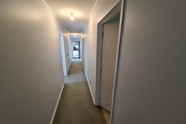 Photo of property in 1/96 Edmonton Road, Henderson, Auckland, 0612