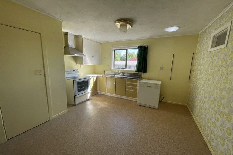 Photo of property in 71 Seabrook Avenue, New Lynn, Auckland, 0600