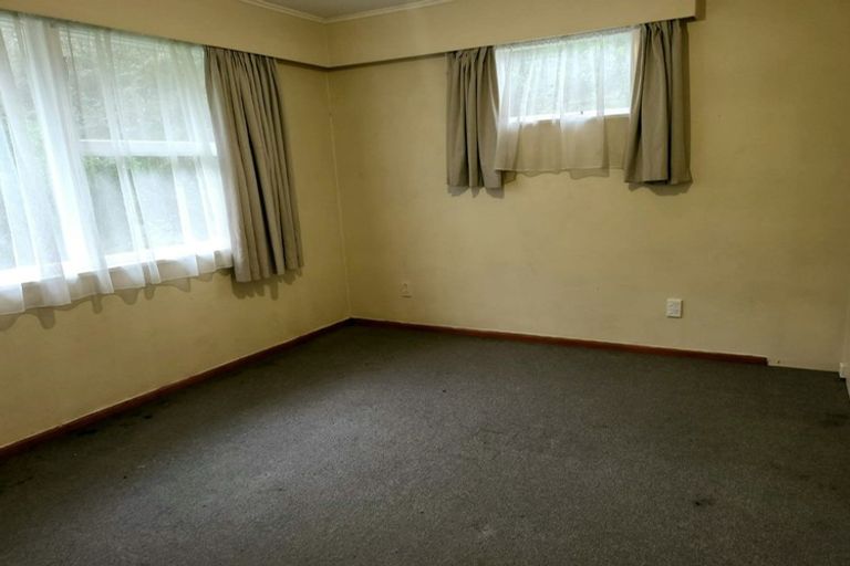 Photo of property in 27 Lynda Avenue, Paparangi, Wellington, 6037