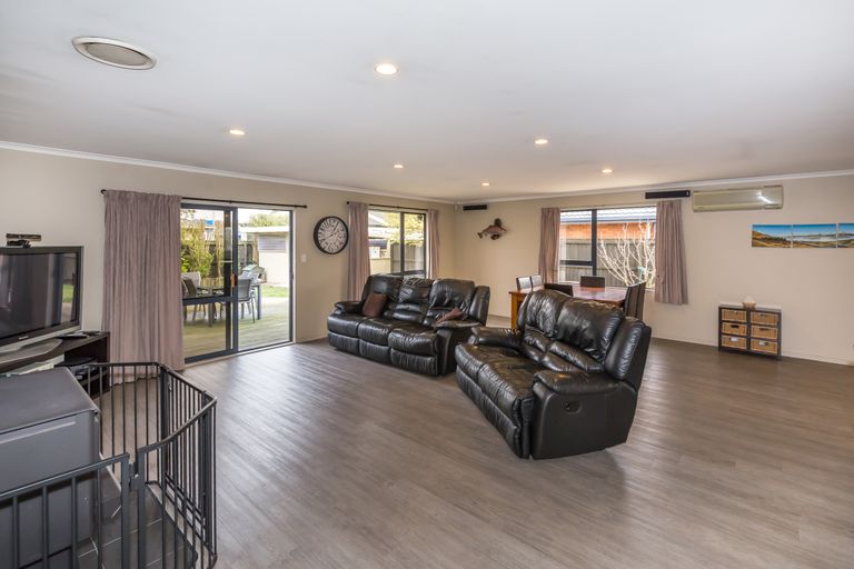Photo of property in 16 Camleigh Close, Kaiapoi, 7630