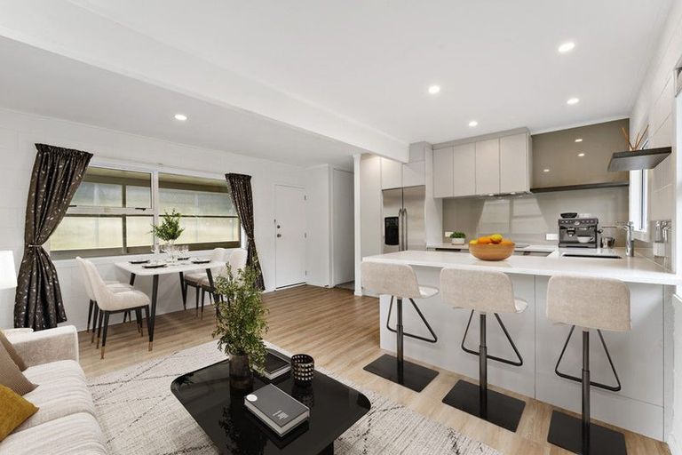 Photo of property in 1/2 Flavia Close, Torbay, Auckland, 0630