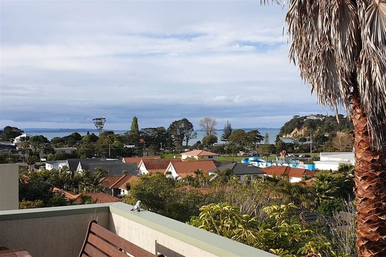 Photo of property in 35a Kauri Road, Stanmore Bay, Whangaparaoa, 0932