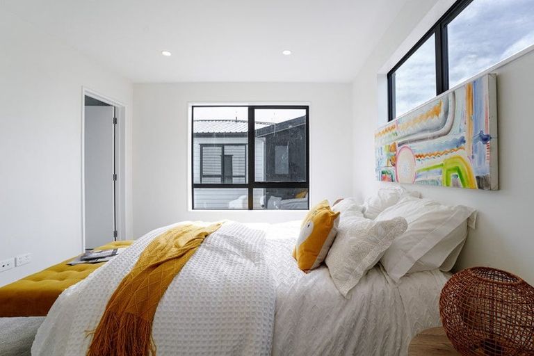 Photo of property in 4a Unsworth Drive, Unsworth Heights, Auckland, 0632