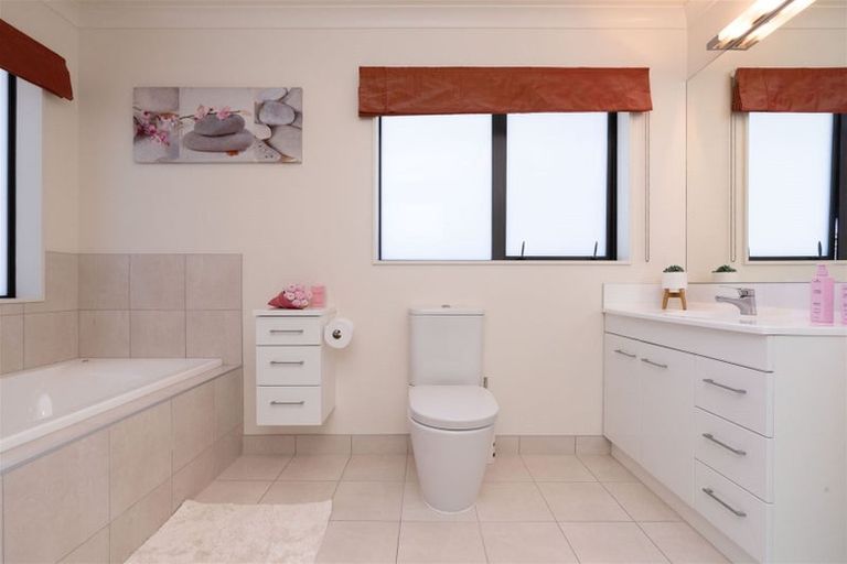 Photo of property in 177 Mazengarb Road, Paraparaumu, 5032