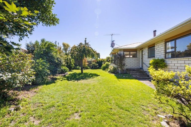 Photo of property in 6 Bankview Place, Amberley, 7410