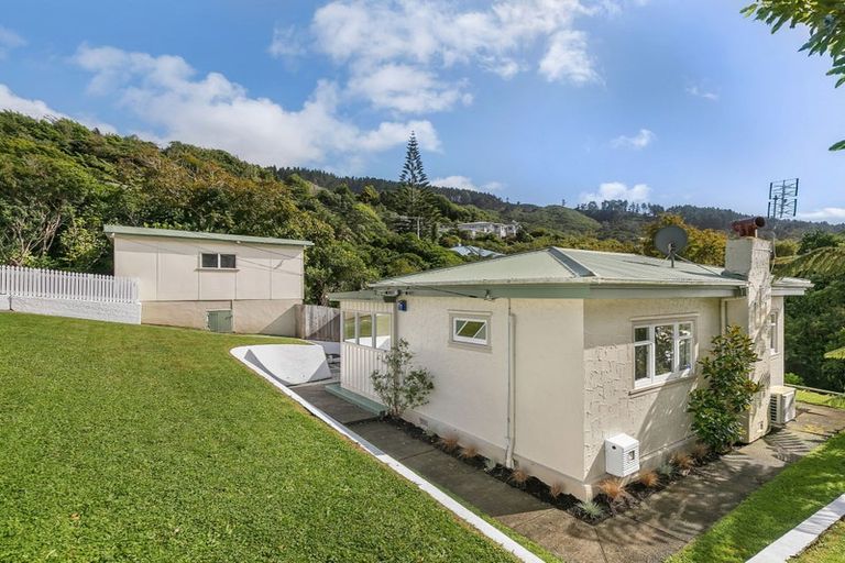Photo of property in 9 Chester Road, Tawa, Wellington, 5028
