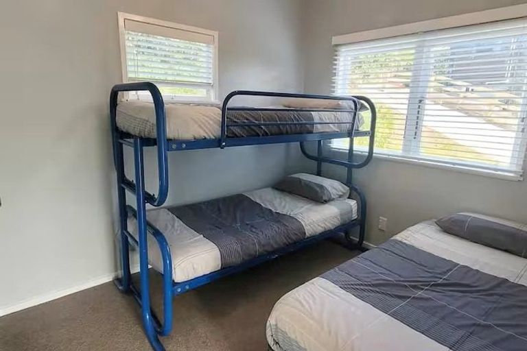 Photo of property in 12 Takarei Terrace, Mokau, 4376