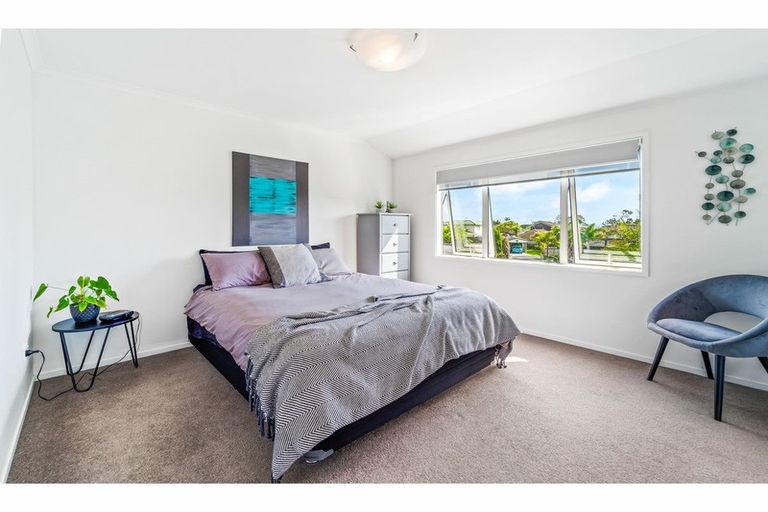 Photo of property in 2 Sunrise Lane, Te Atatu South, Auckland, 0610