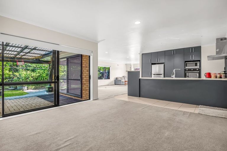 Photo of property in 54 Magic Way, Randwick Park, Auckland, 2105