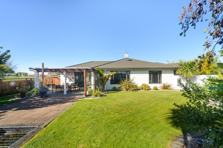 Photo of property in 39 Logan Way, Kelvin Grove, Palmerston North, 4414