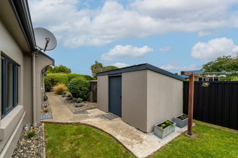 Photo of property in 17 Raeburn Avenue, Otatara, Invercargill, 9879