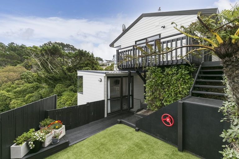 Photo of property in 25a Spenmoor Street, Newlands, Wellington, 6037