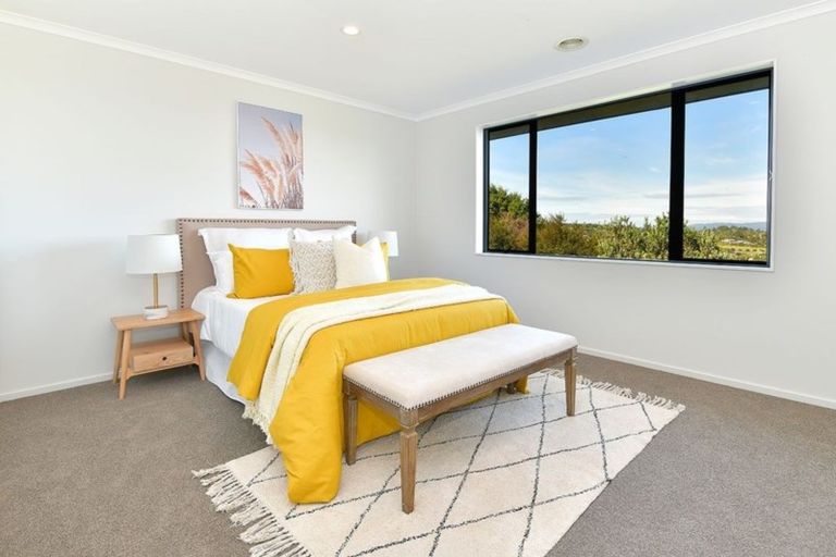 Photo of property in 80 Kittiwake Drive, Schnapper Rock, Auckland, 0632